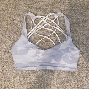 Lululemon free to be bra